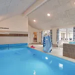 9 Bedroom Beautiful In